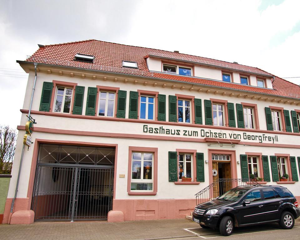 Hôtel Gasthaus Zum Ochsen à Hochstadt  Extérieur photo